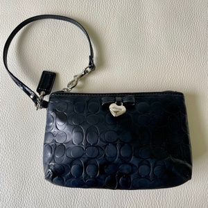 COACH BLACK PATENT LEATHER WRISTLET/WALLET WITH SILVER HEART CHARM